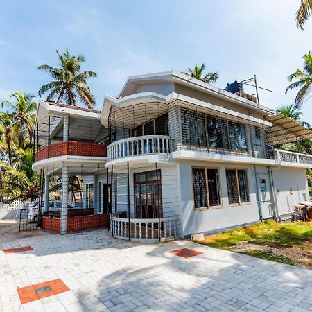 Gintara Beach Homestay By Evaddo Kalyānpur Exterior foto