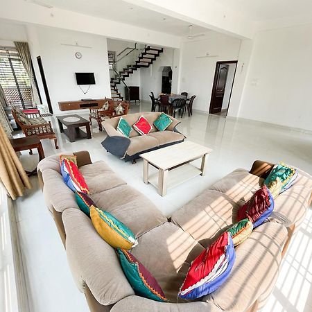 Gintara Beach Homestay By Evaddo Kalyānpur Exterior foto