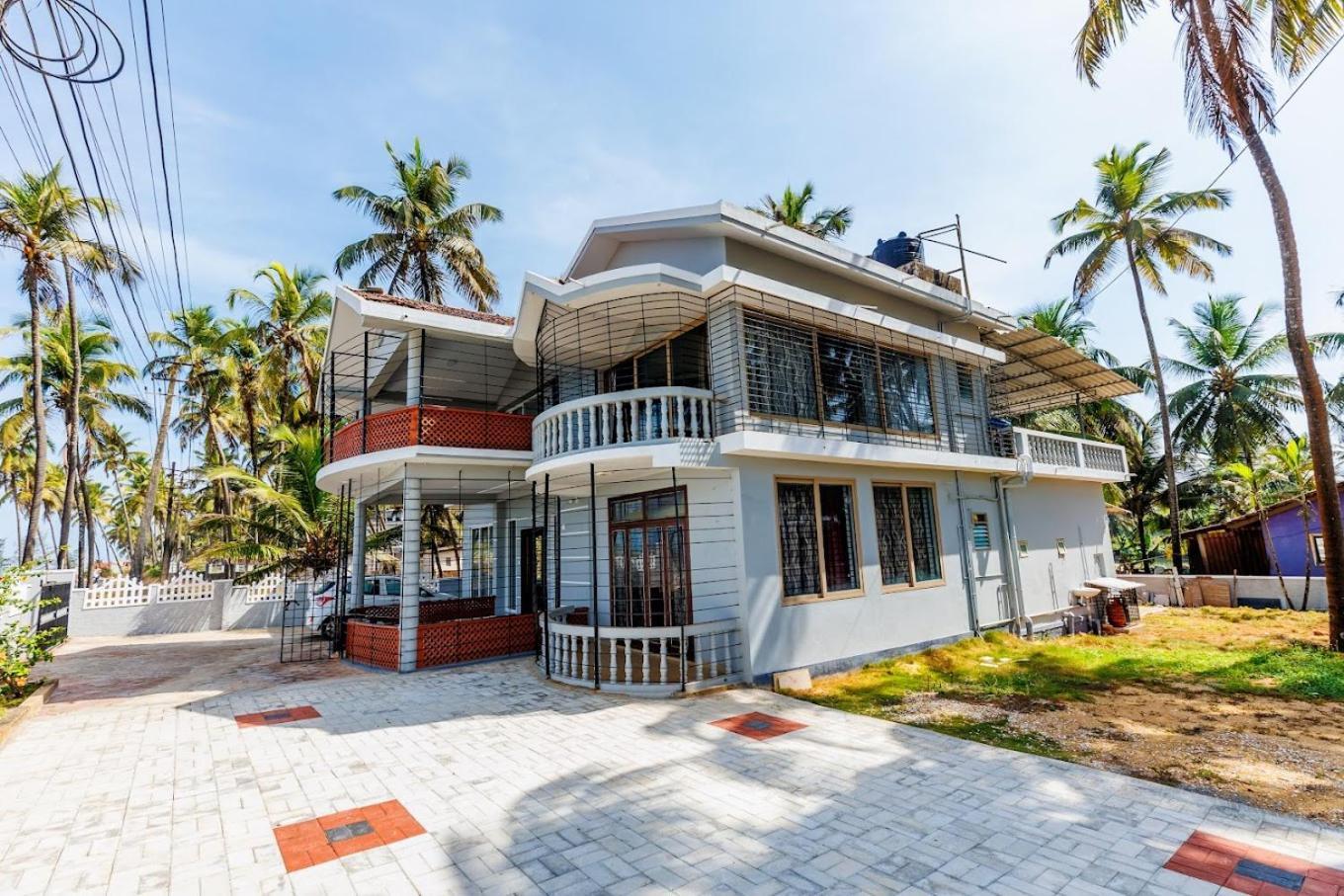 Gintara Beach Homestay By Evaddo Kalyānpur Exterior foto