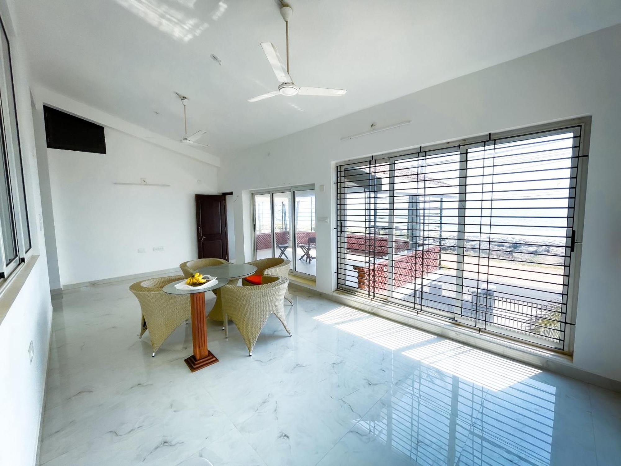 Gintara Beach Homestay By Evaddo Kalyānpur Exterior foto